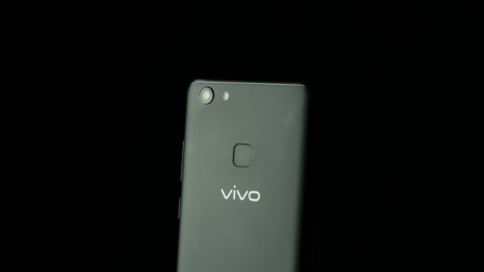 Vivo V7 Camera and Fingerprint Scanner