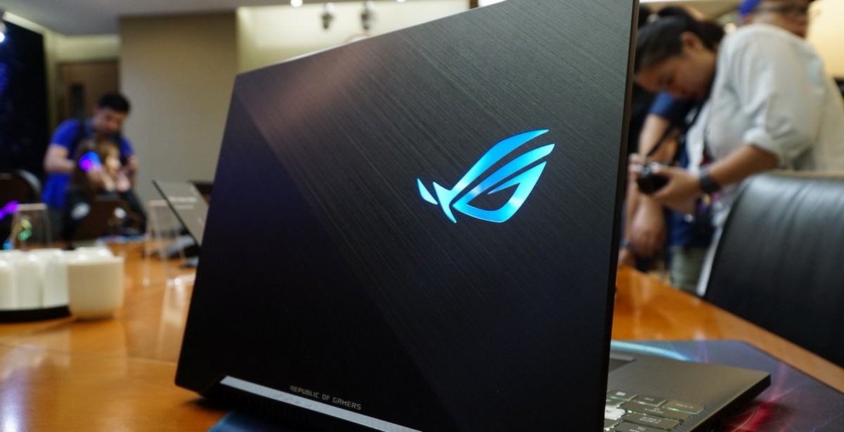 ASUS ROG Strix Scar II Hero II 10