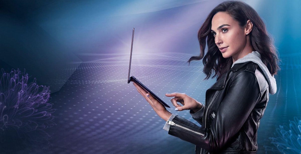 Gal Gadot ASUS Christmas 2018