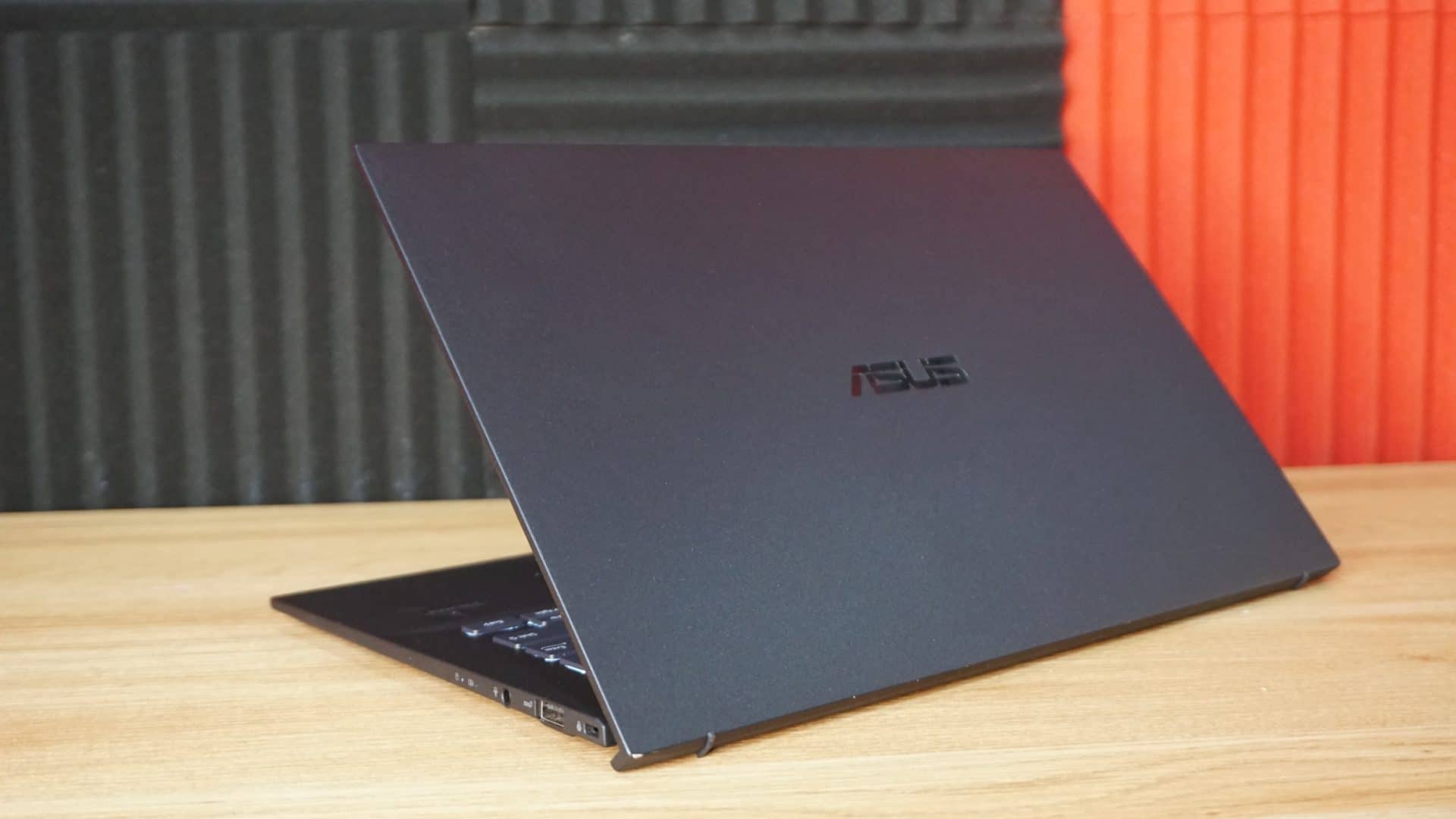 Asus Expertbook B9 Review Ridiculously Light And Long Lasting Battery