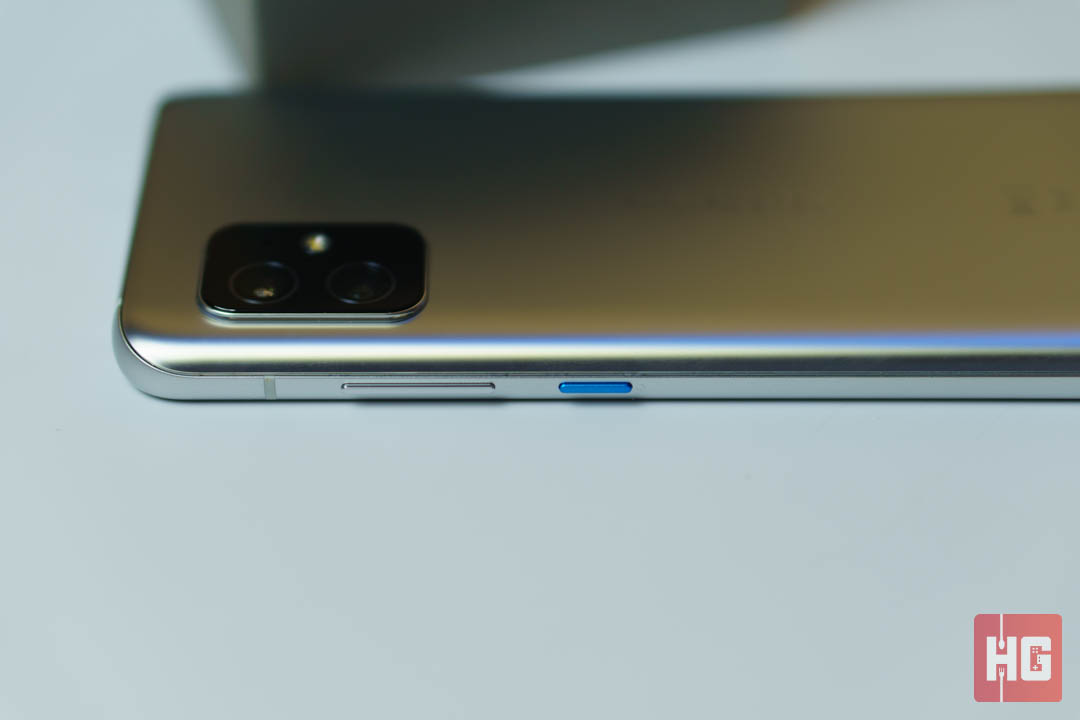 ASUS ZenFone 8