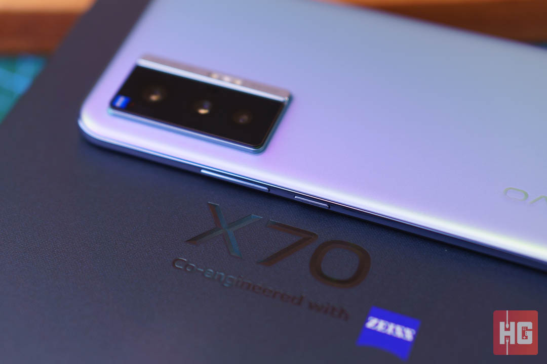 vivo X70