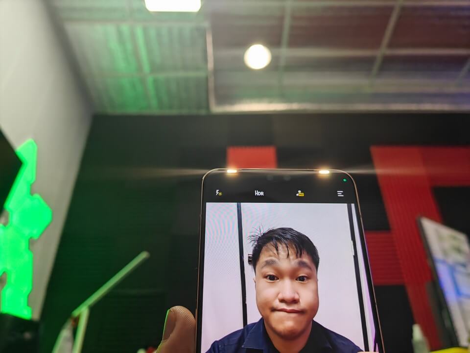 vivo V21 review - The King of Selfies - GamerBraves