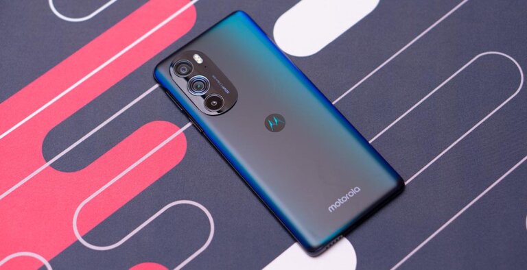 Moto Edge 30 Pro Review Cover