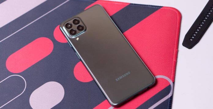Samsung Galaxy M33 5G Review Cover