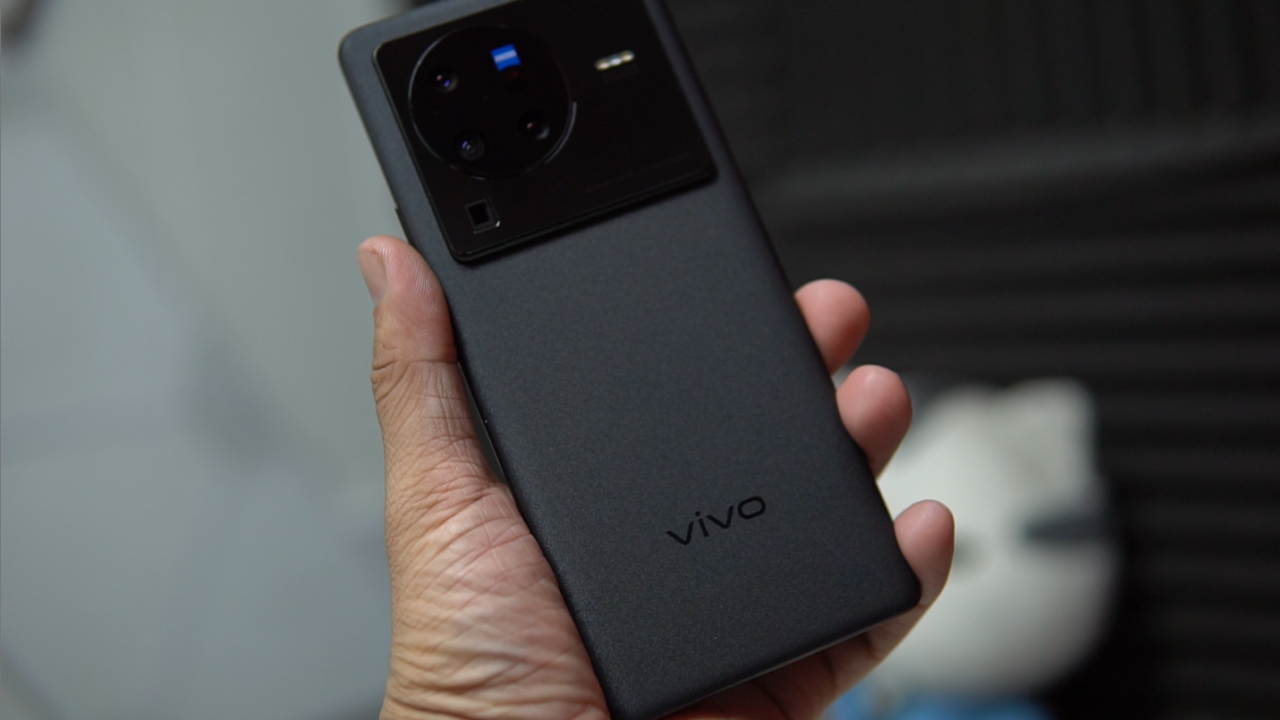 Vivo X80 Pro Fortnite Mobile Gaming test  Snapdragon 8 Gen 1, 120Hz  Display 