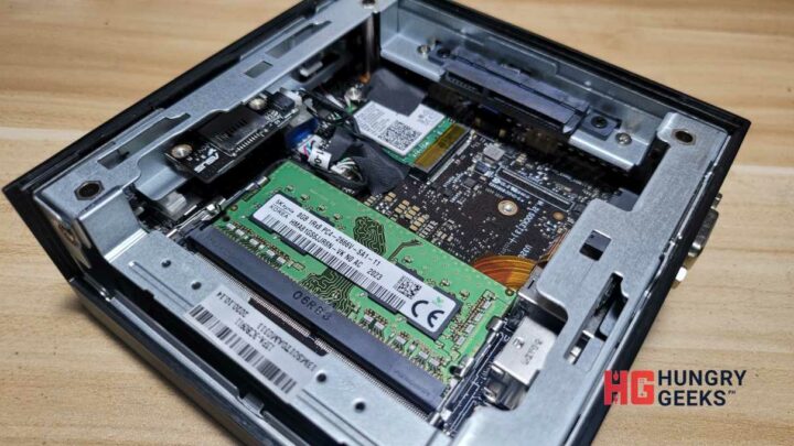 ASUS PN62 Inside