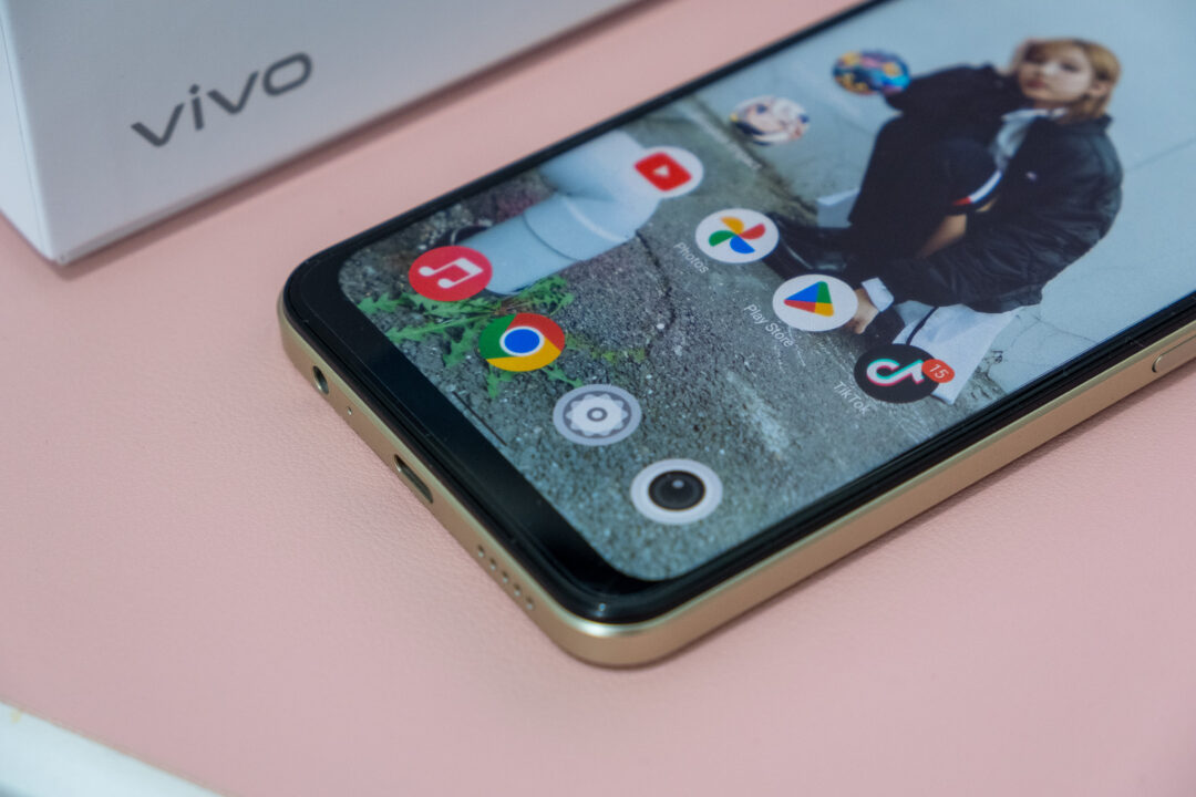 vivo y 16 display