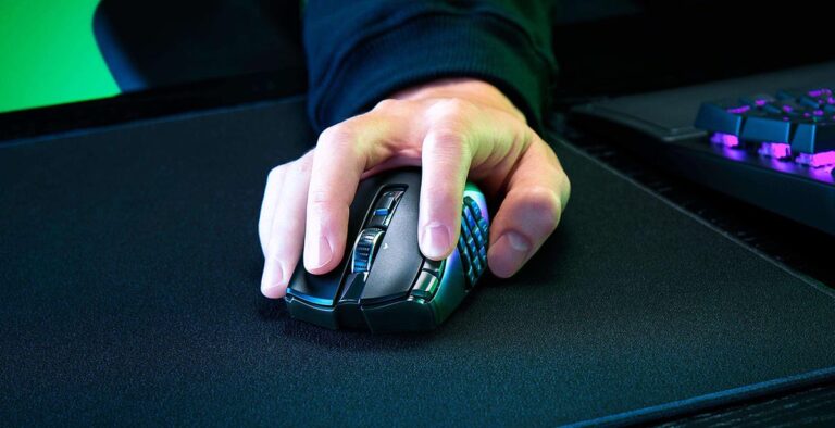 Razer Naga V2 Pro and Naga V2 HyperSpeed Cover