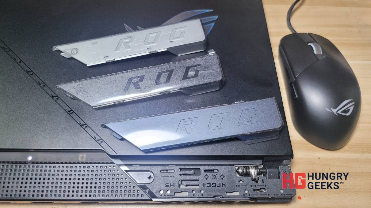 ASUS ROG Strix SCAR 17 SE 2022 Review Hungrygeeks 34