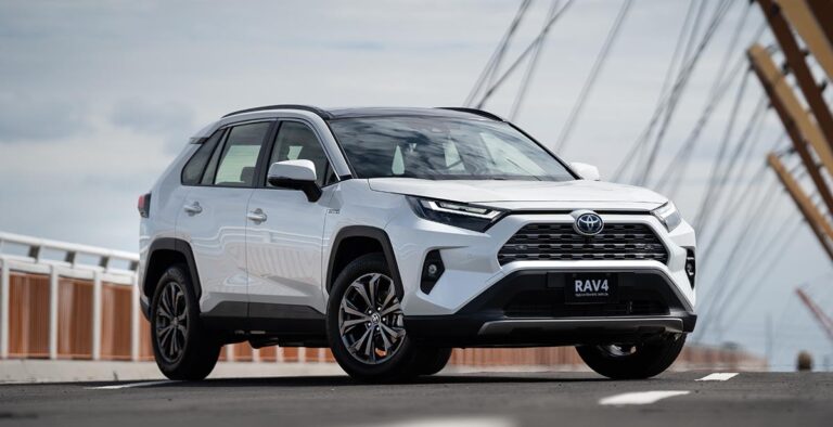 Toyota RAV4 HEV Cover