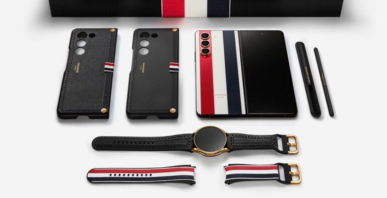 Samsung x Thom Browne GalaxyZ Fold 5   Cover