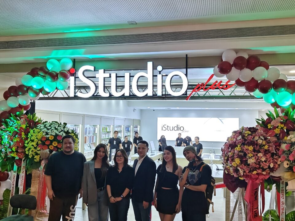 iStudio Plus Grand Launch iPhone 16