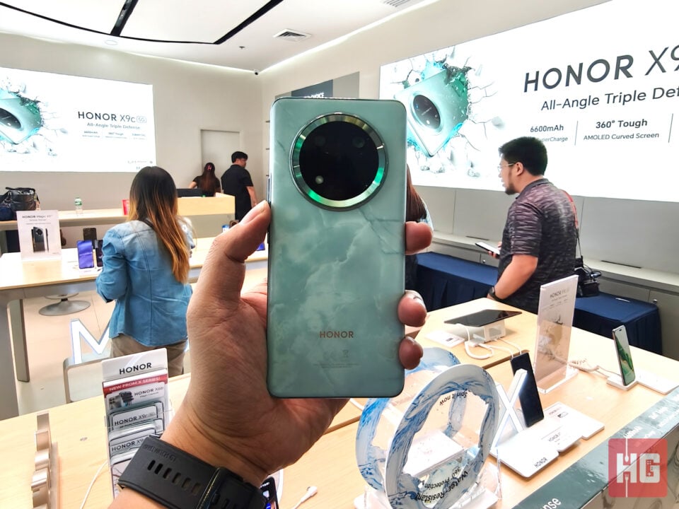 HONOR X9c 5G Arrival First Sales Experience Store (5)