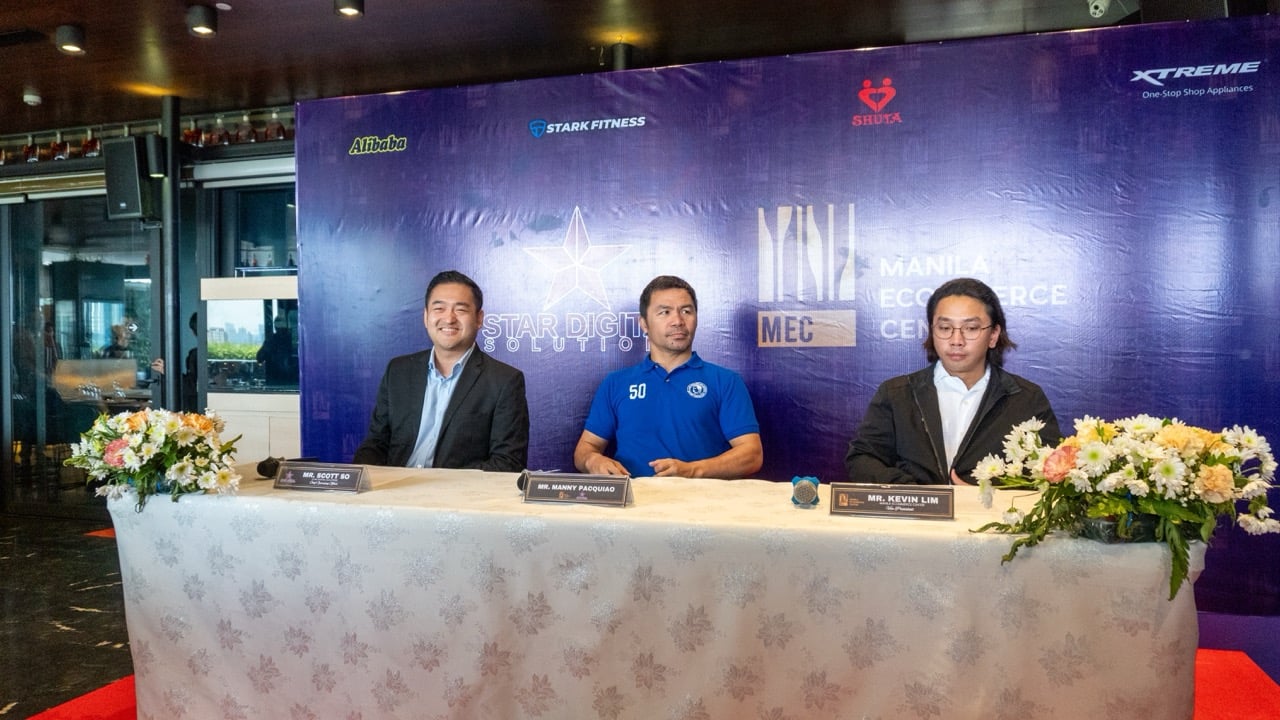 Star Digital Solutions COO of Star Solutions Scot So, Manny Pacquiao, and Vice President of MEC Large Kevin Lim