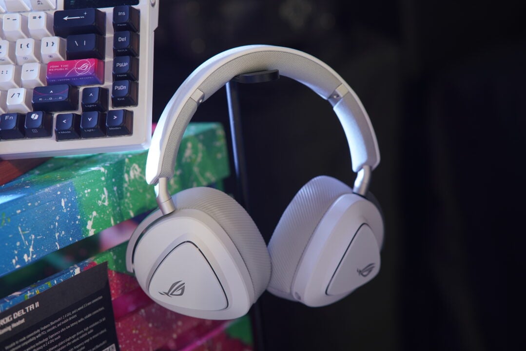 ROG Delta II Moonlight White