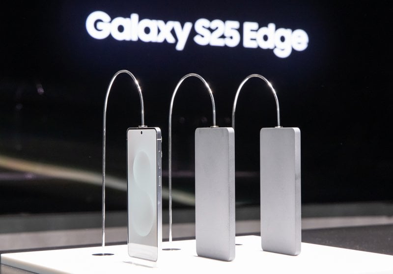 Samsung Galaxy S25 Edge Launch Teaser 1
